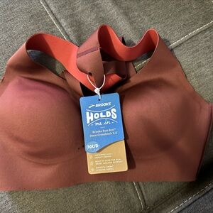 Brooks Dare Crossback 2.0 Sports Bra in Black